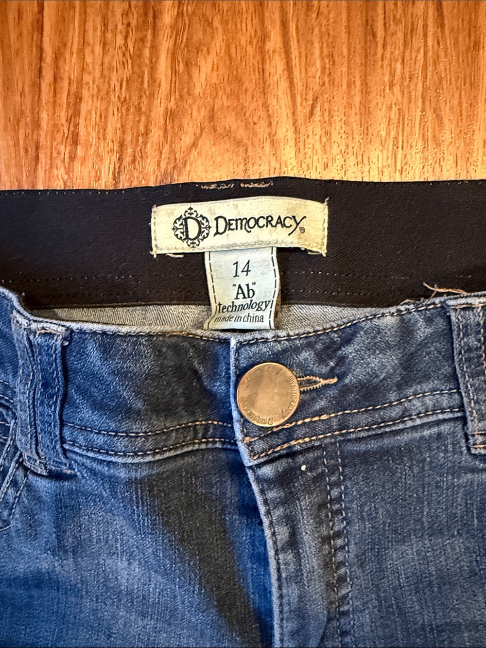 A lot of 2 Women’s Blue Denim Jeans - Classic Mid Wash size 14 - Picture 2 of 9